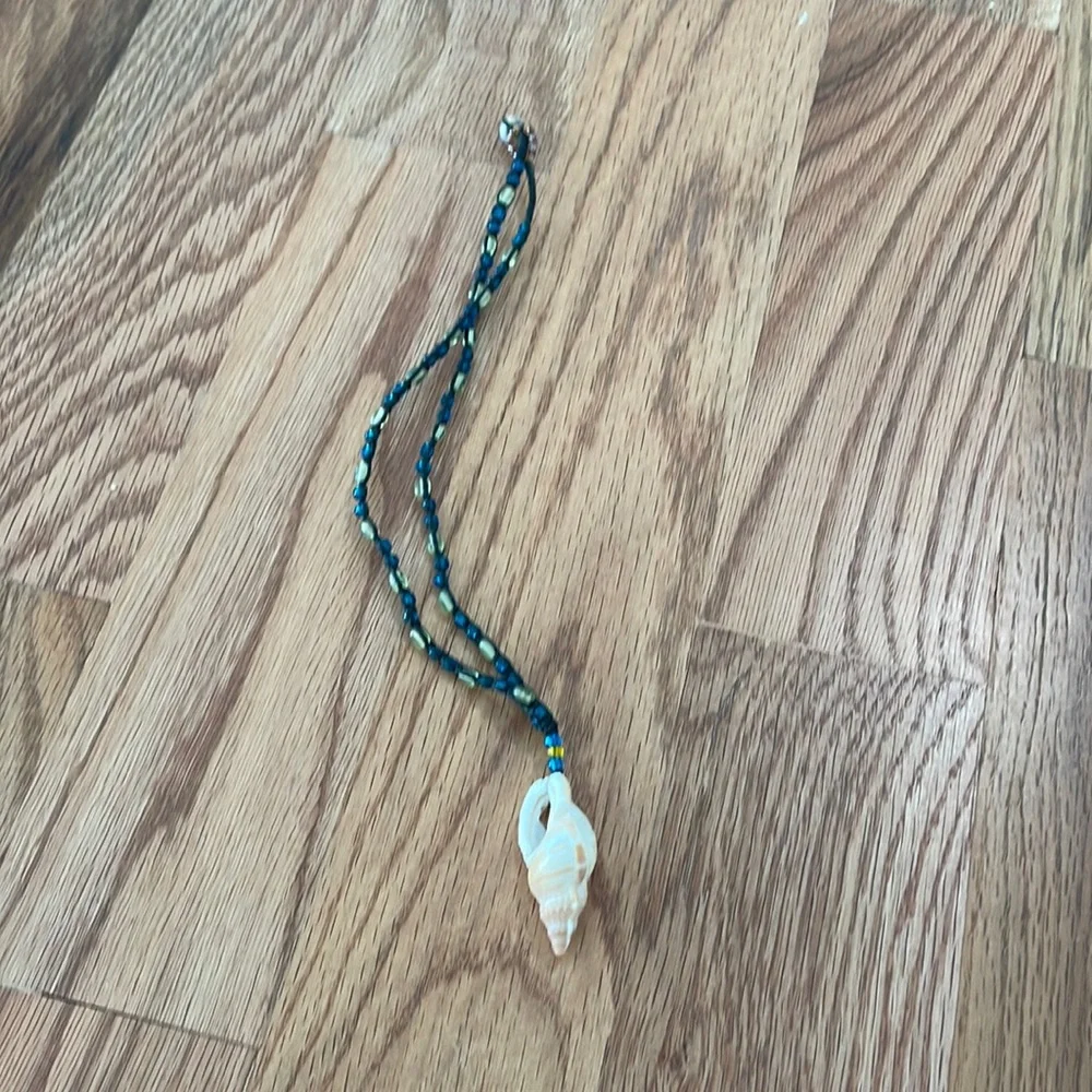 Shell/ Beaded Necklace - Picture 1 of 1